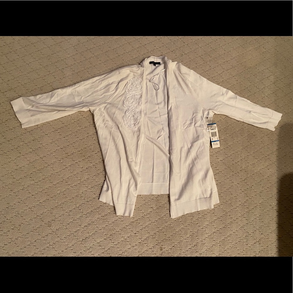 White Quarter Sleeve Sweater